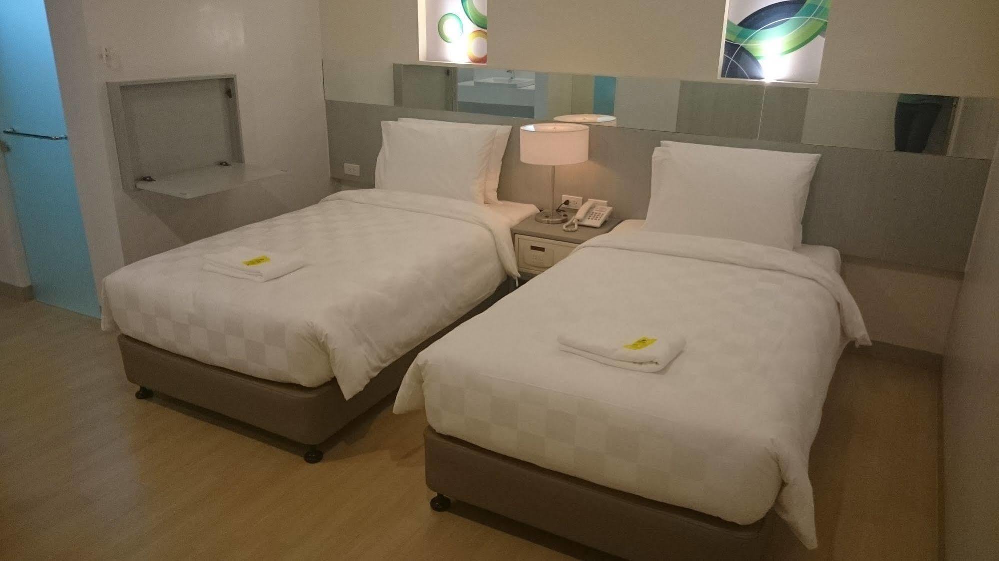 Go Hotels Butuan Butuan City Exteriör bild